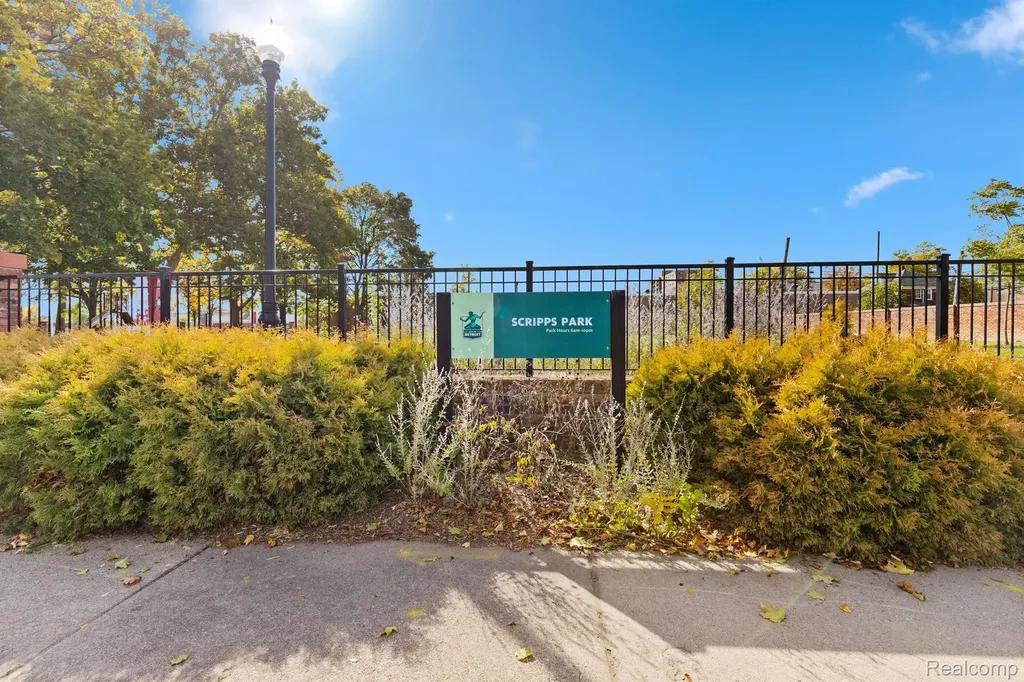1751 W Warren Avenue Detroit City MI 48208