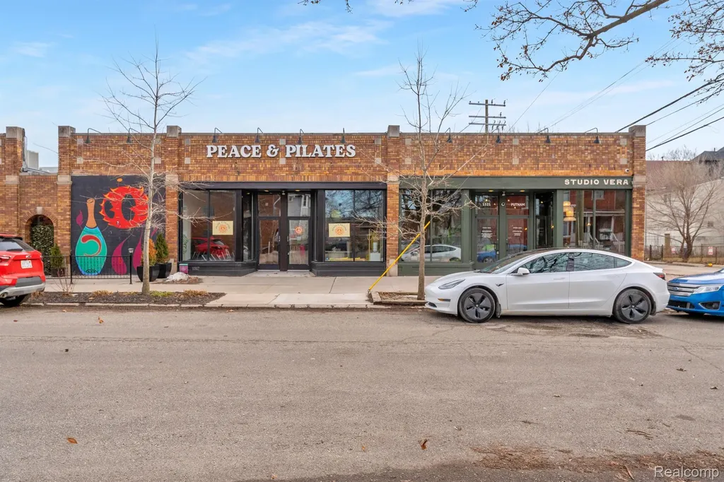 1751 W Warren Avenue Detroit City MI 48208