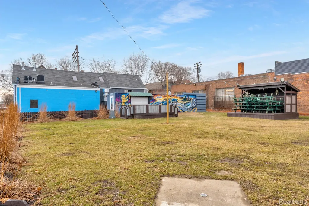 1751 W Warren Avenue Detroit City MI 48208