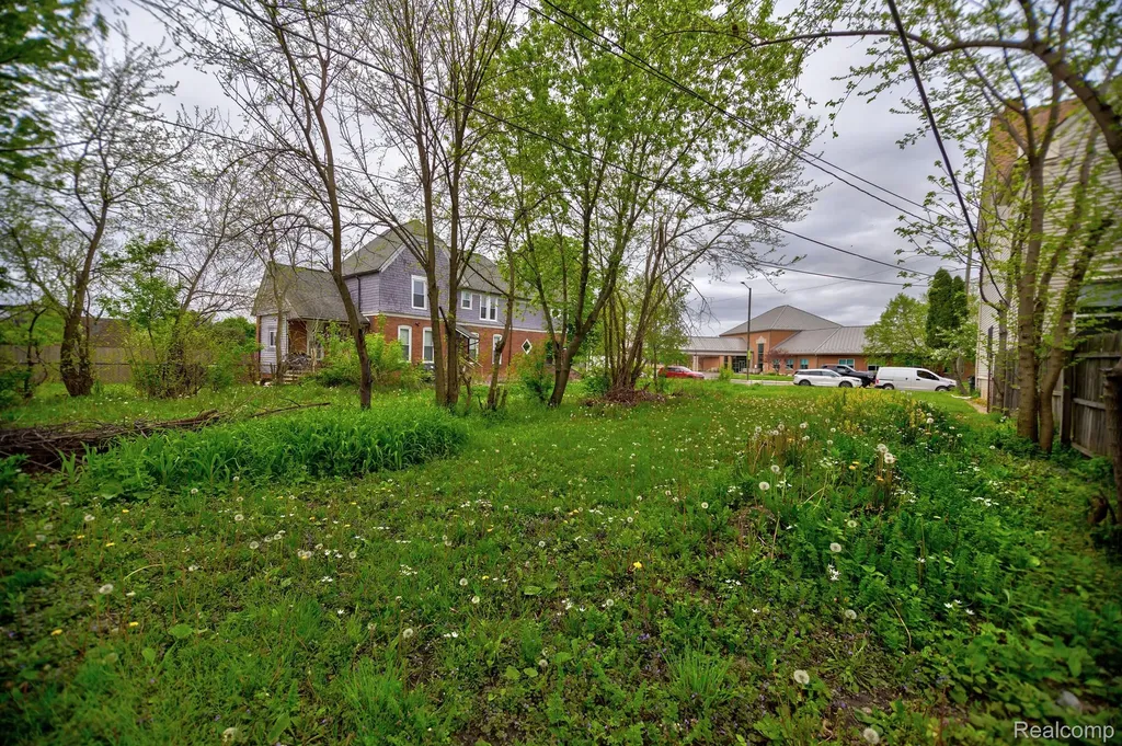 1751 W Warren Avenue Detroit City MI 48208