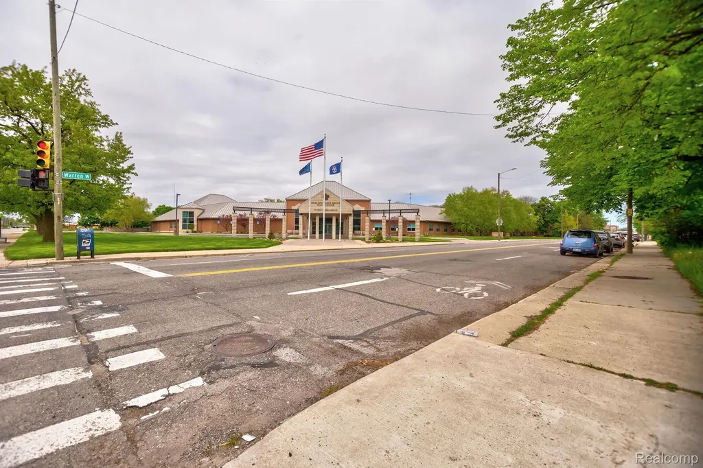 1751 W Warren Avenue Detroit City MI 48208