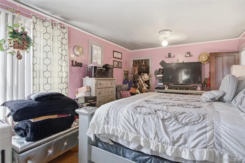 15400 Cruse Street Detroit City MI 48227