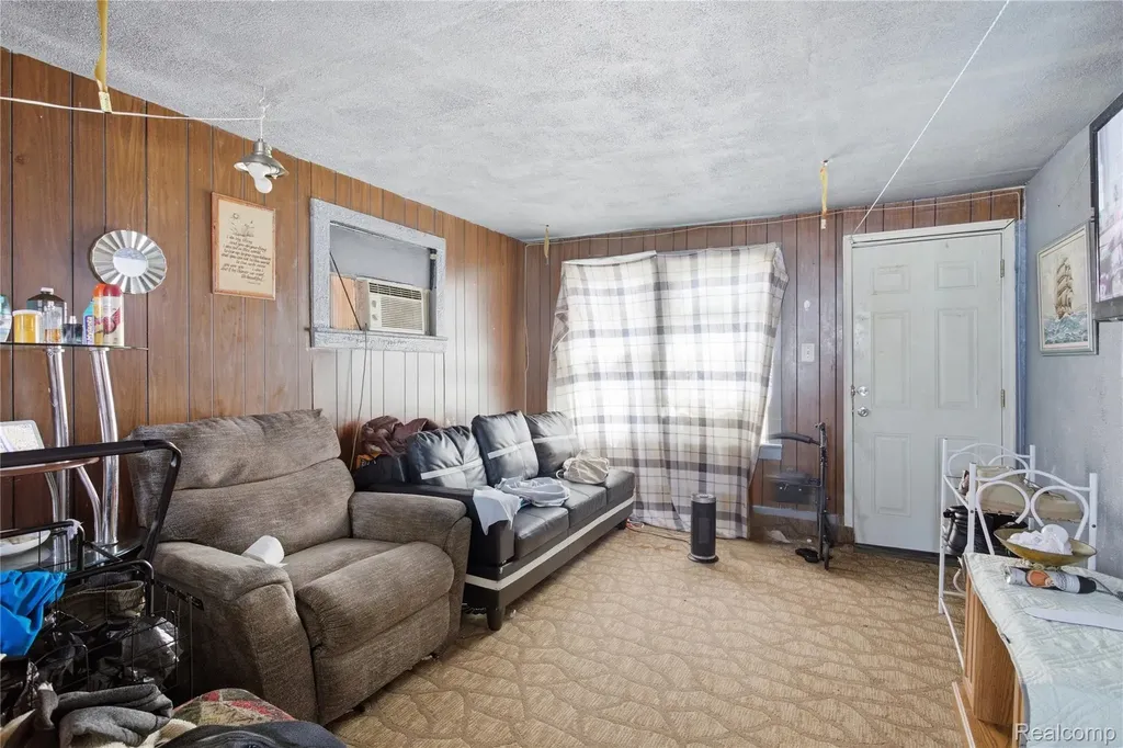 15400 Cruse Street Detroit City MI 48227