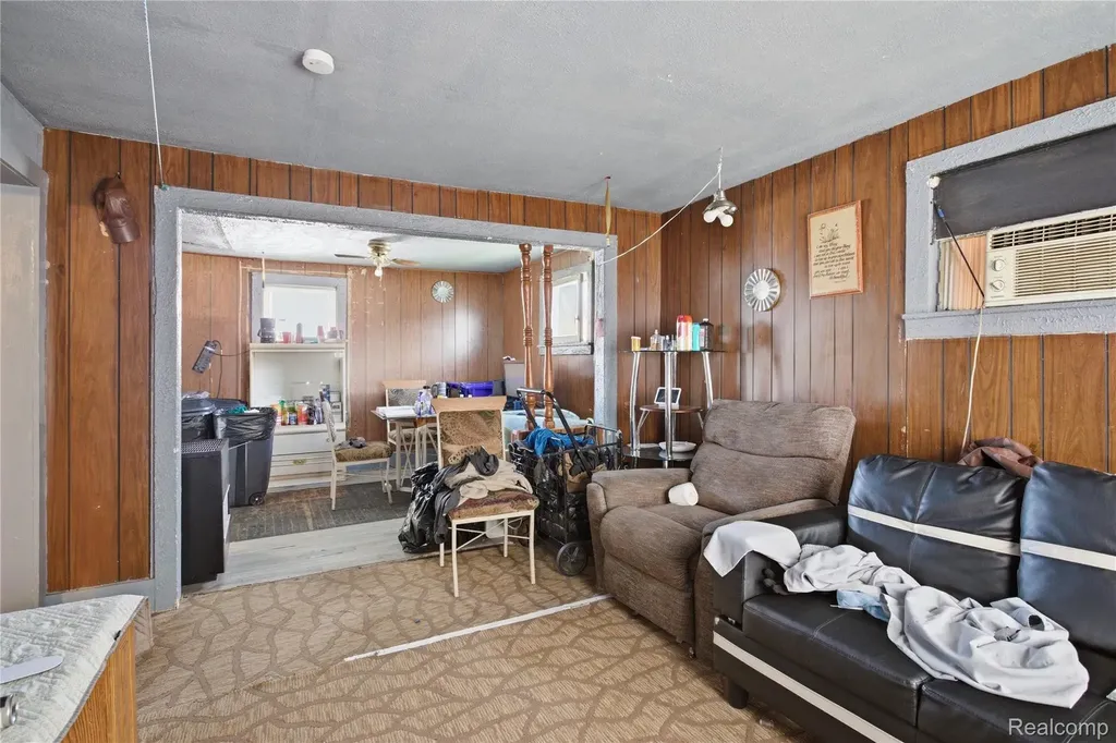 15400 Cruse Street Detroit City MI 48227