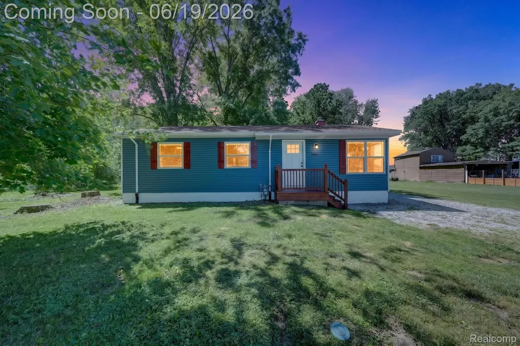 2185 N Channel Drive Clay Township MI 48028