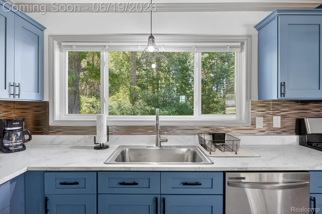 2185 N Channel Drive Clay Township MI 48028