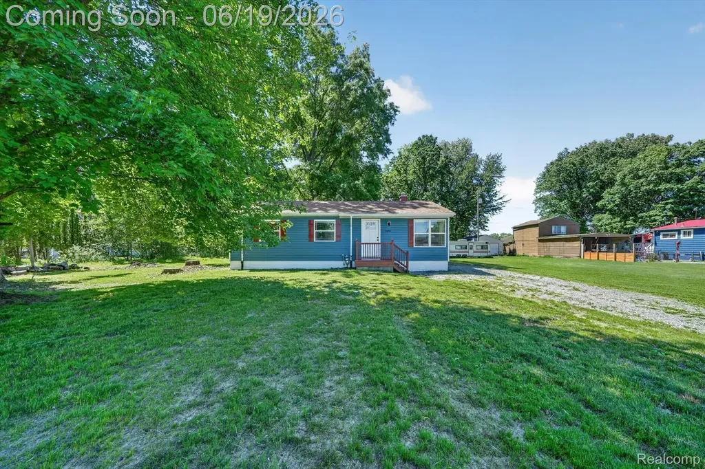 2185 N Channel Drive Clay Township MI 48028