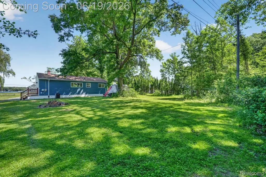 2185 N Channel Drive Clay Township MI 48028