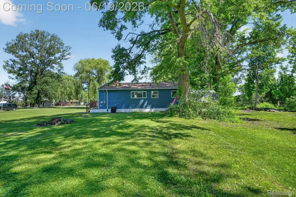 2185 N Channel Drive Clay Township MI 48028
