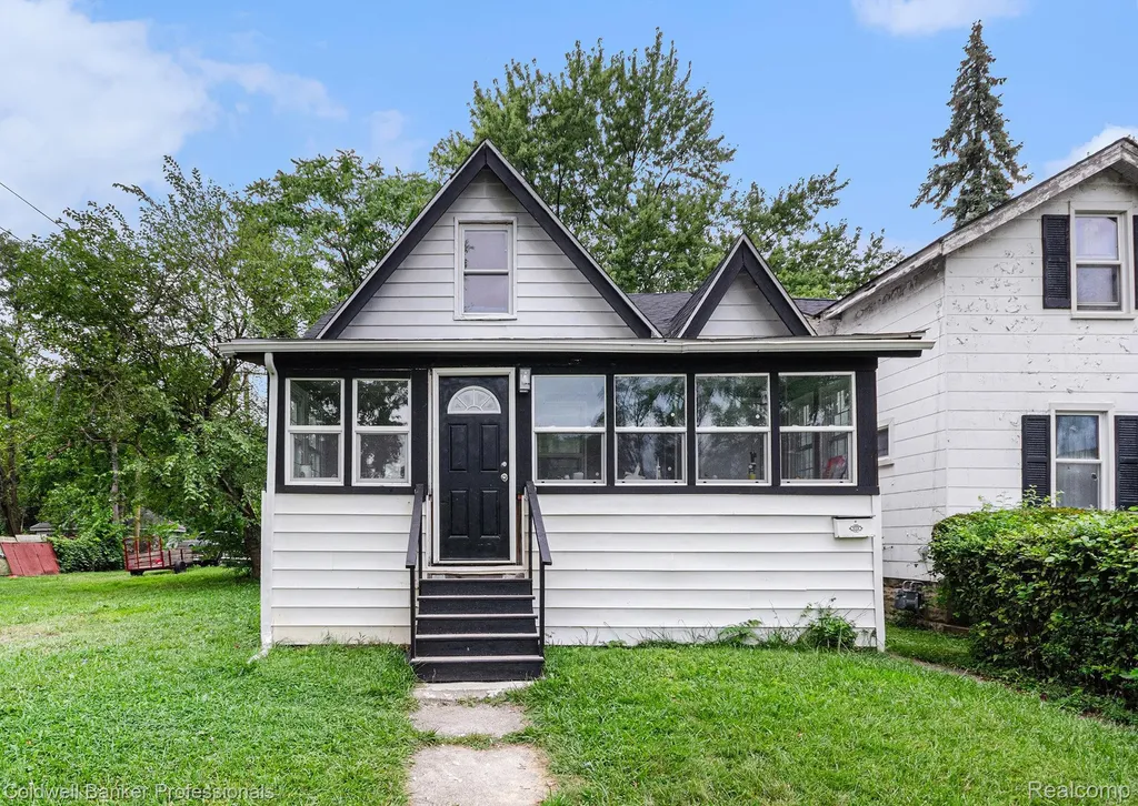 18037 Russell Street Detroit City MI 48203