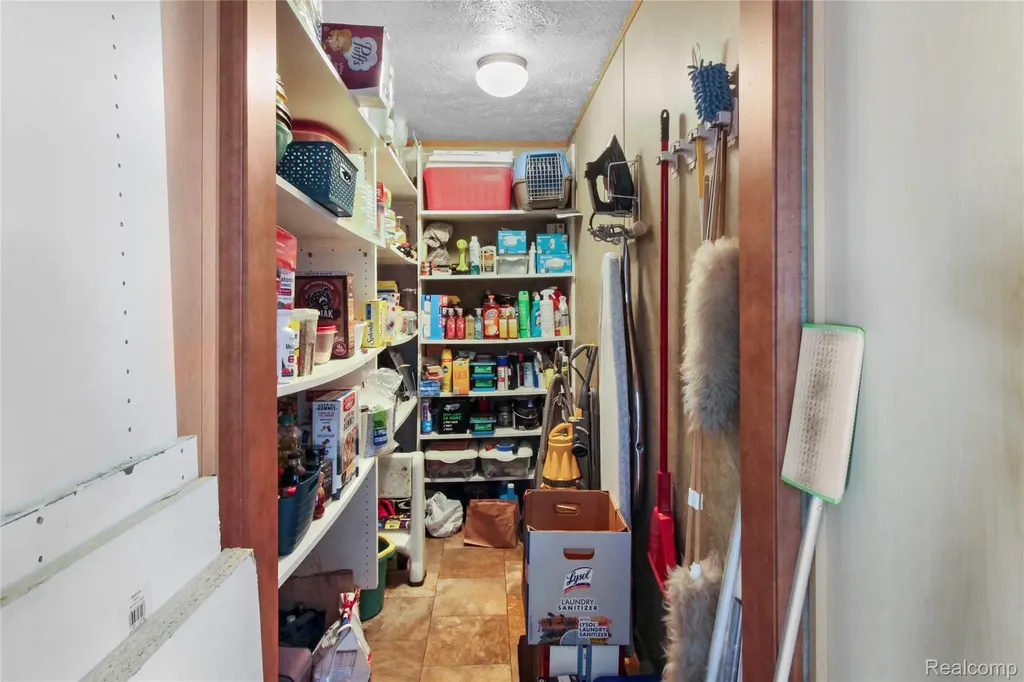 501 Kinloch Bedford Township MI 48182