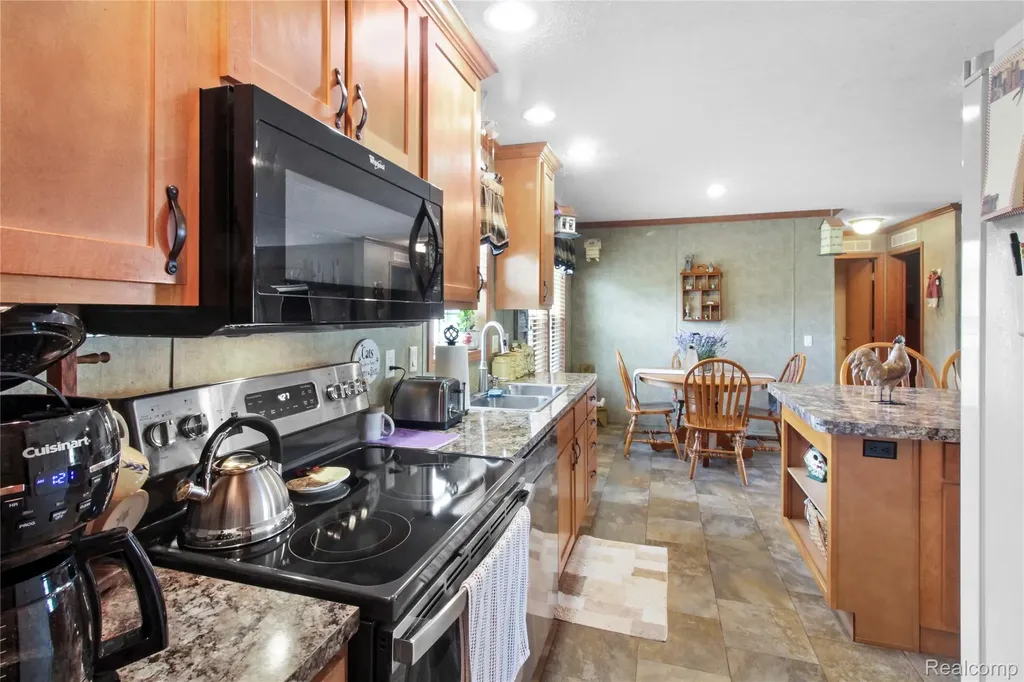 501 Kinloch Bedford Township MI 48182