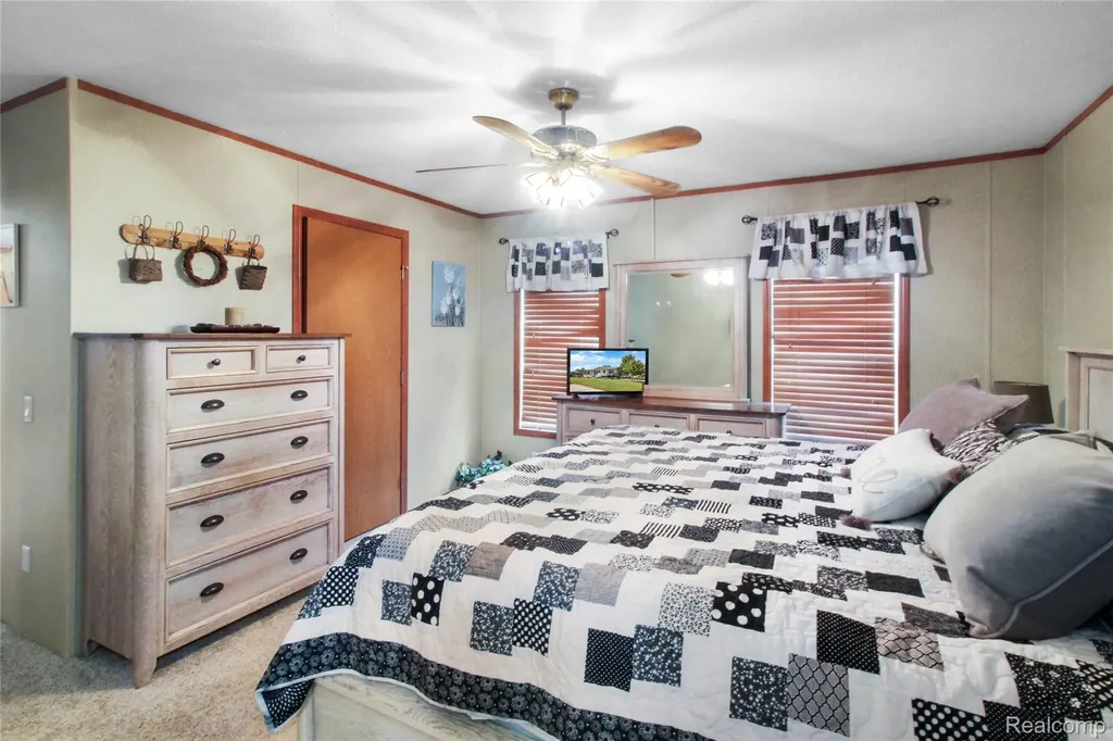 501 Kinloch Bedford Township MI 48182
