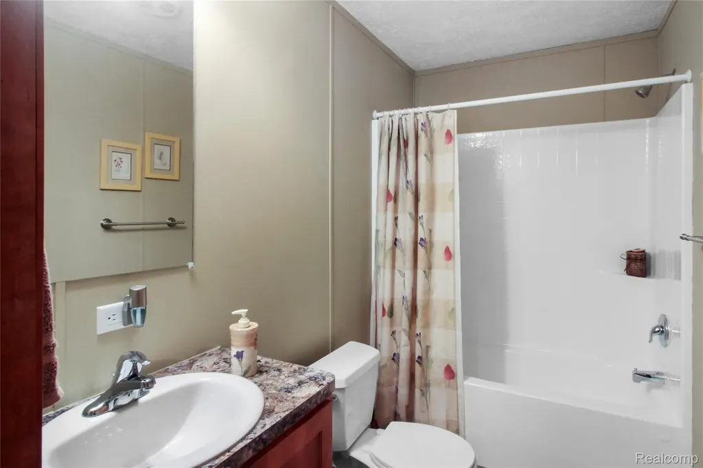 501 Kinloch Bedford Township MI 48182