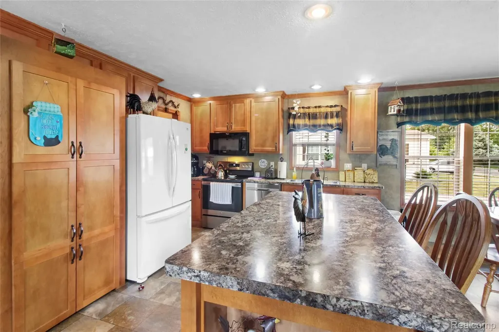 501 Kinloch Bedford Township MI 48182