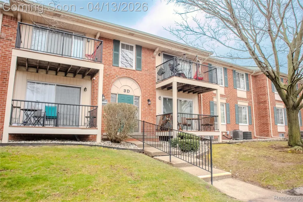 12025 Ina Drive Sterling Heights City MI 48312