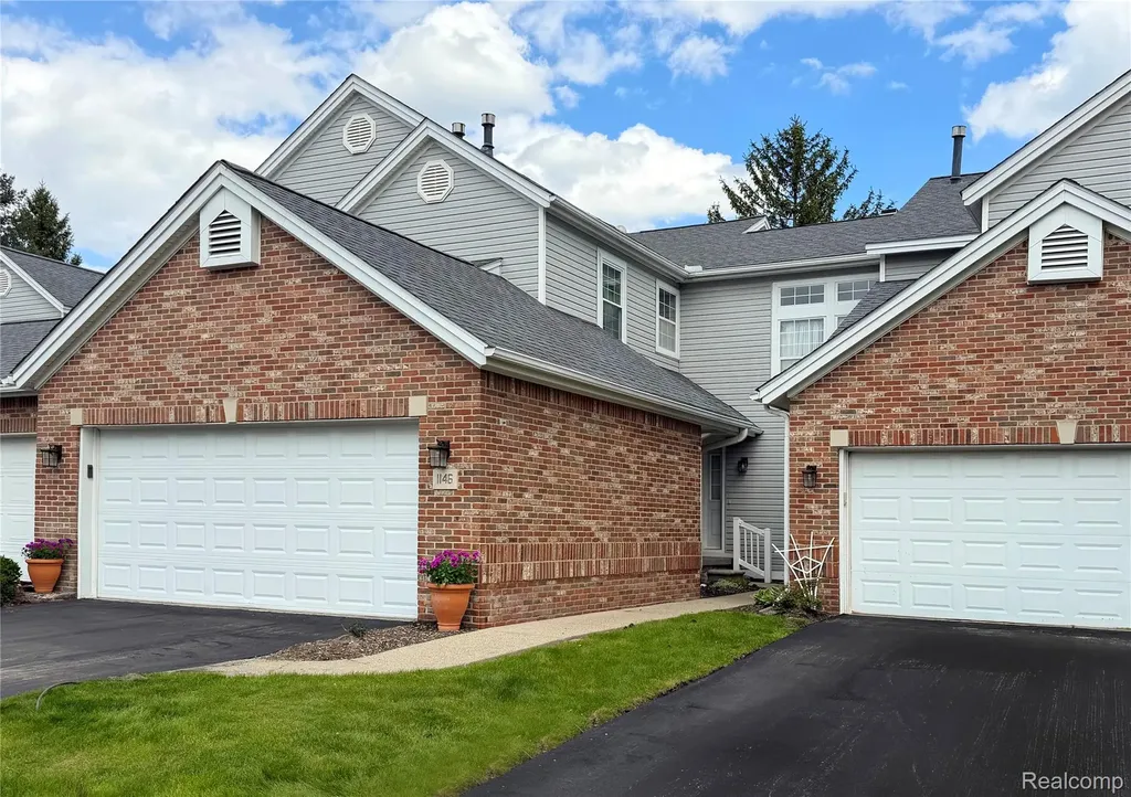 1146 Fairways Boulevard Troy City MI 48085