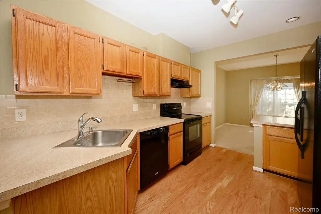 1146 Fairways Boulevard Troy City MI 48085