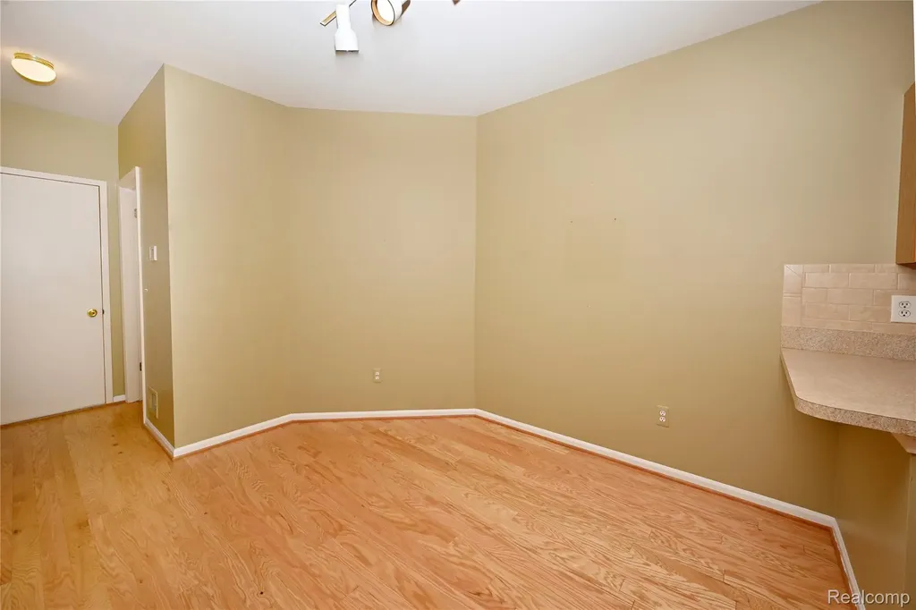 1146 Fairways Boulevard Troy City MI 48085
