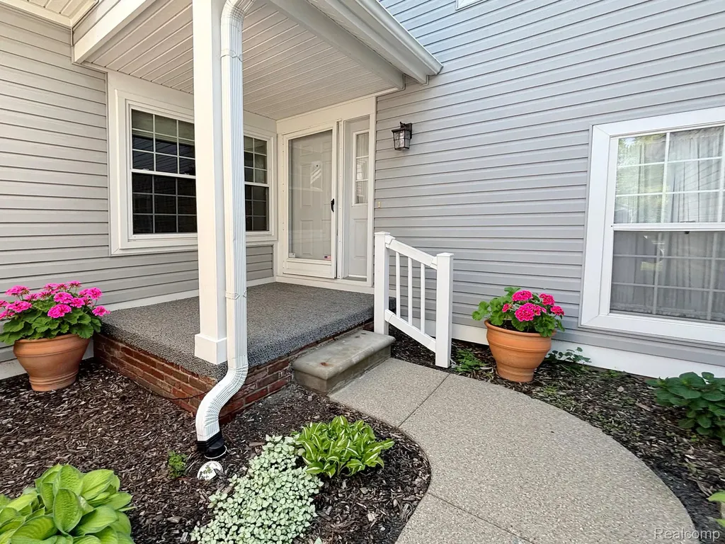 1146 Fairways Boulevard Troy City MI 48085