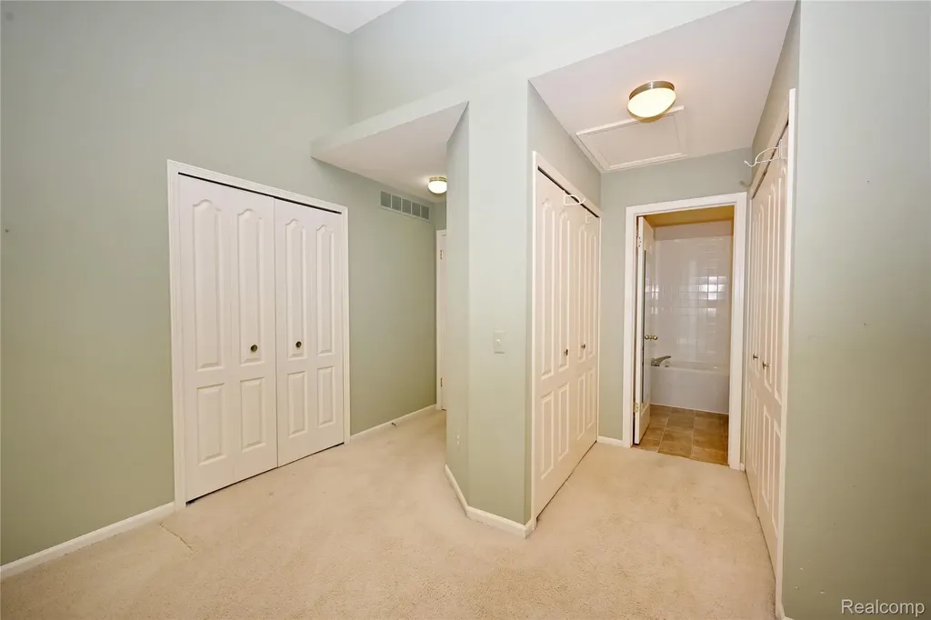 1146 Fairways Boulevard Troy City MI 48085