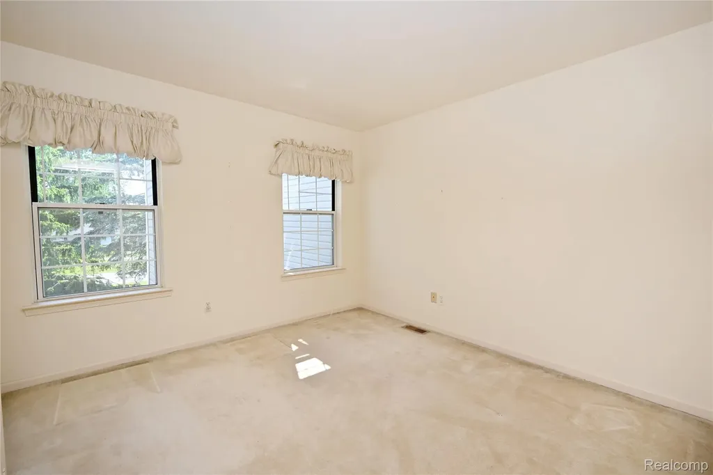 1146 Fairways Boulevard Troy City MI 48085
