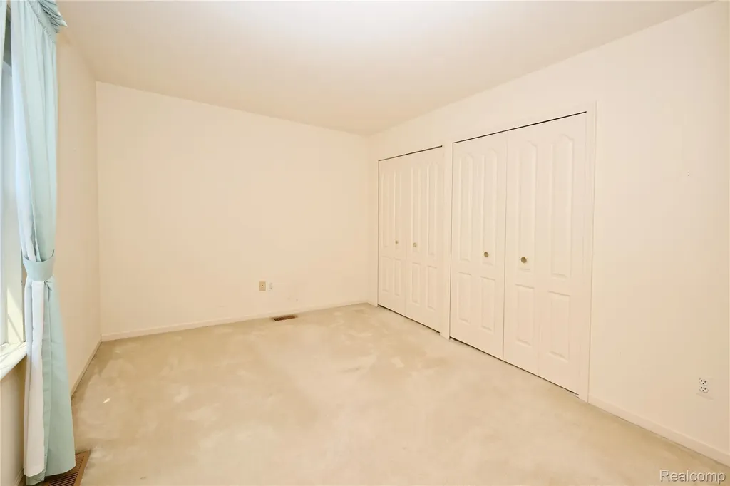 1146 Fairways Boulevard Troy City MI 48085