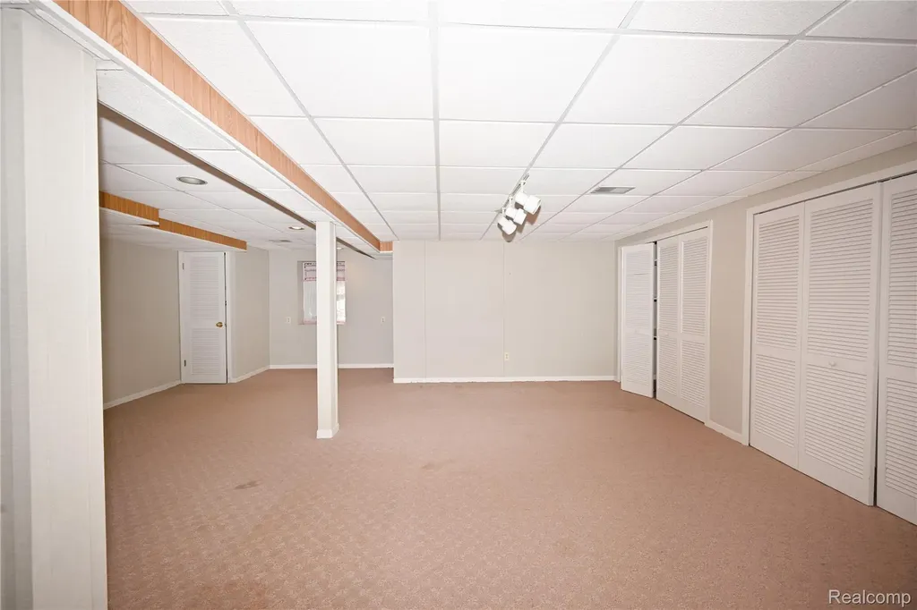 1146 Fairways Boulevard Troy City MI 48085