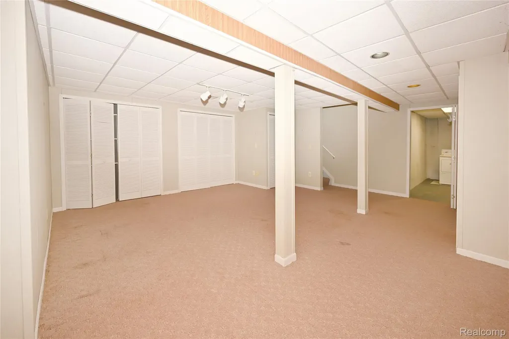 1146 Fairways Boulevard Troy City MI 48085