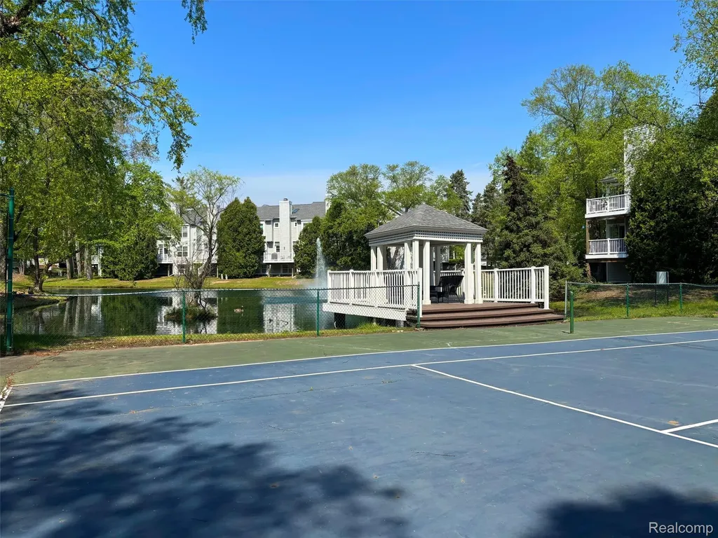 1146 Fairways Boulevard Troy City MI 48085