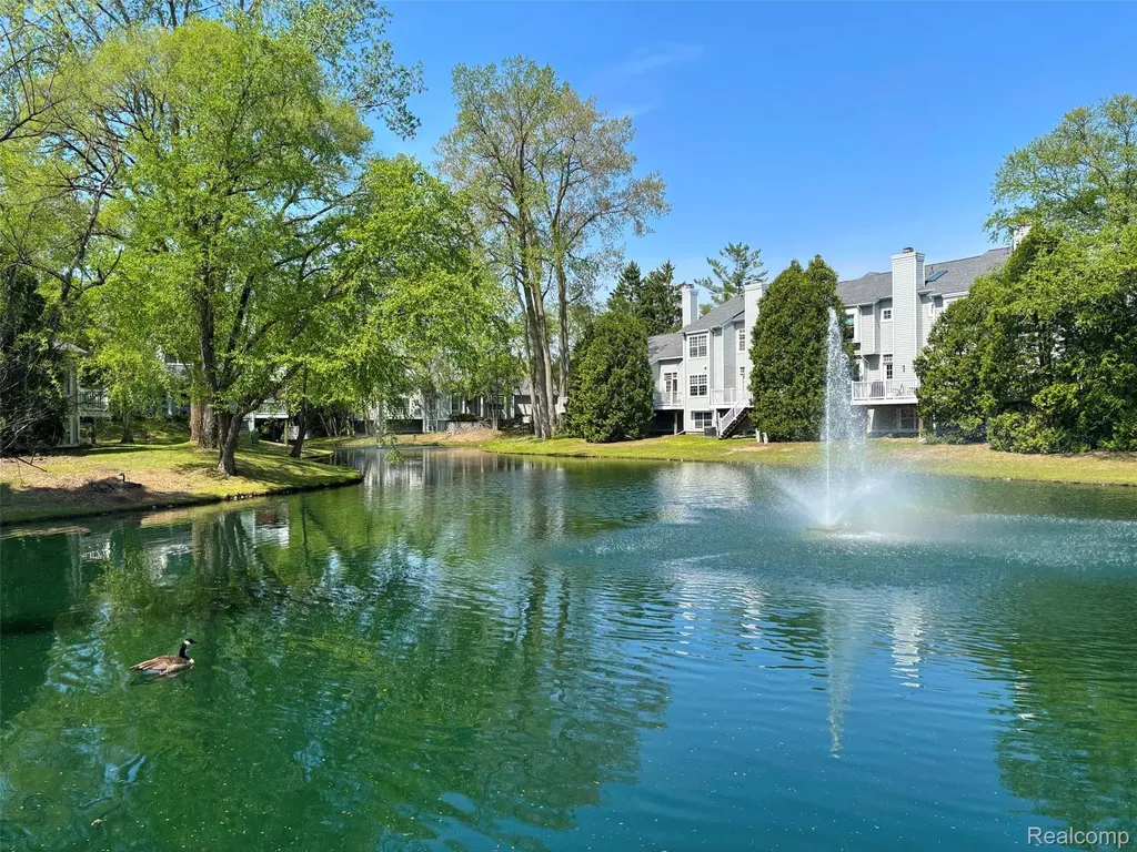 1146 Fairways Boulevard Troy City MI 48085