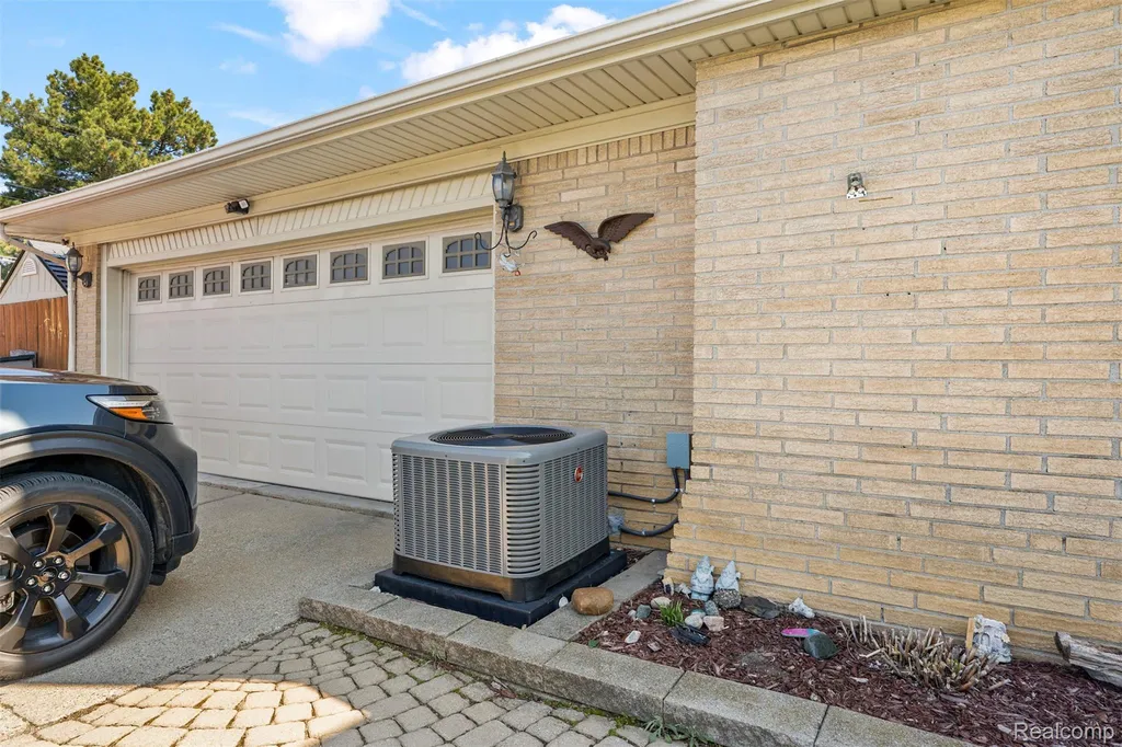 21301 Violet Street St. Clair Shores City MI 48082