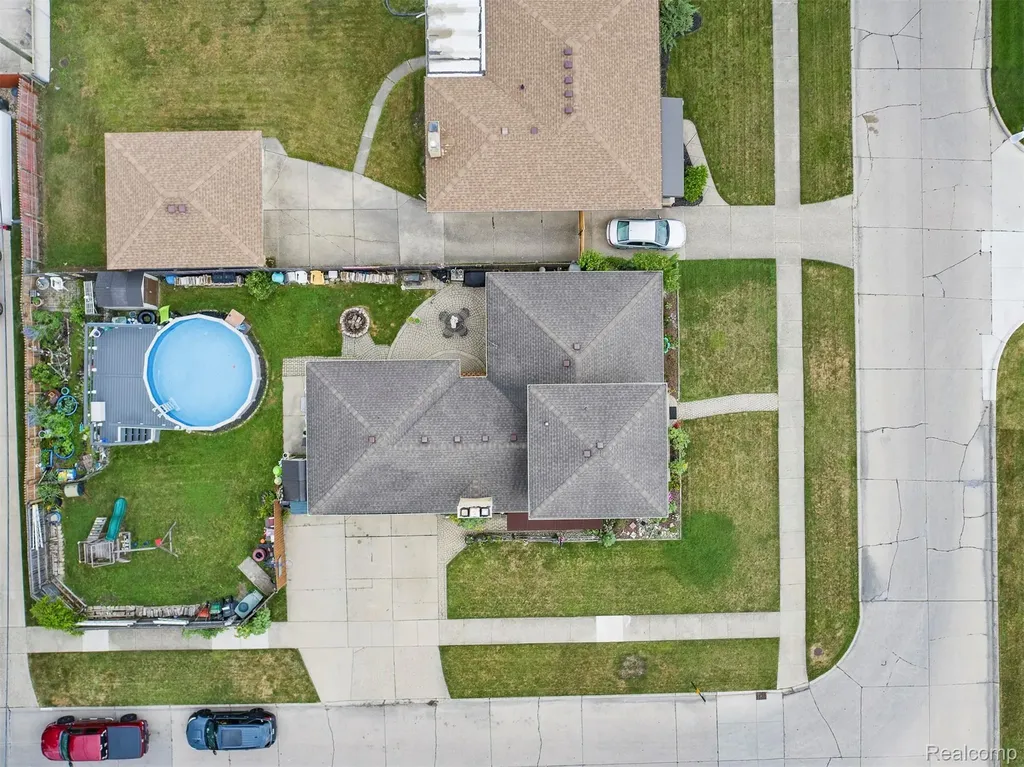 21301 Violet Street St. Clair Shores City MI 48082