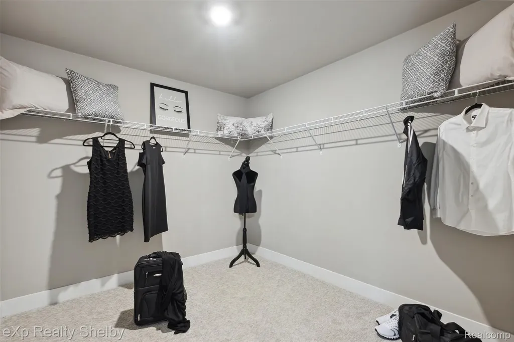 52000 Wellington Valley Drive Macomb Township MI 48042
