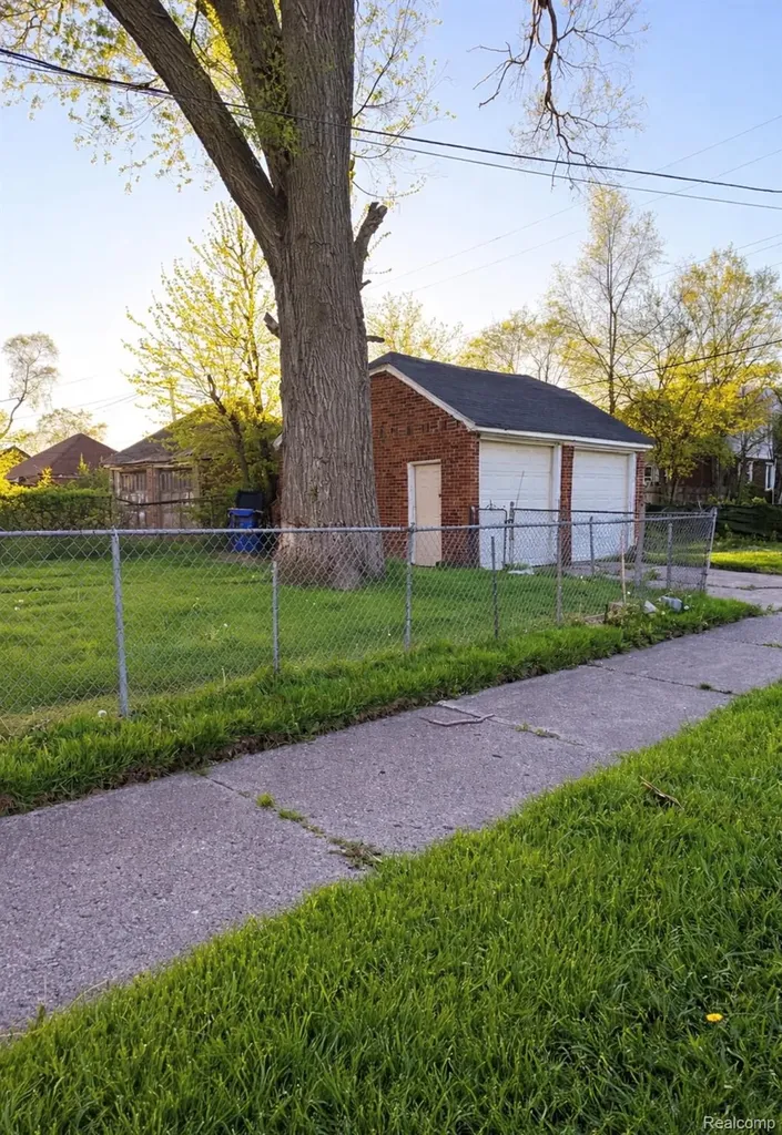 11101 College Street Detroit City MI 48205