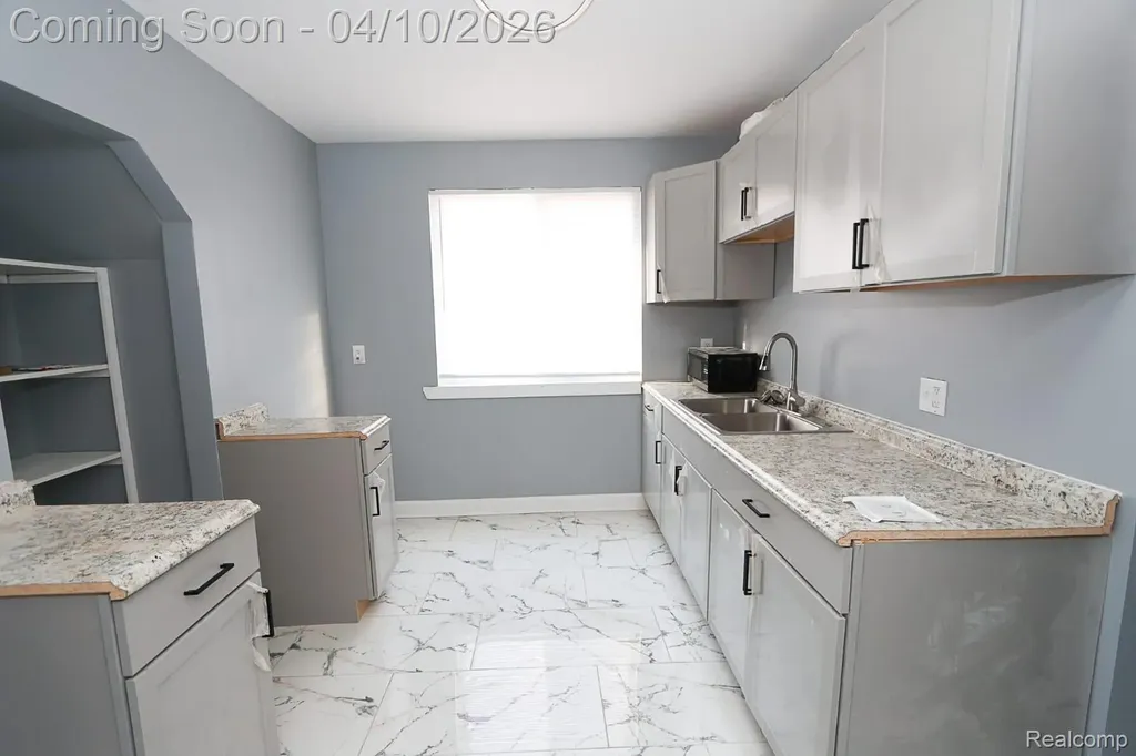 11733 Meyers Road Detroit City MI 48227