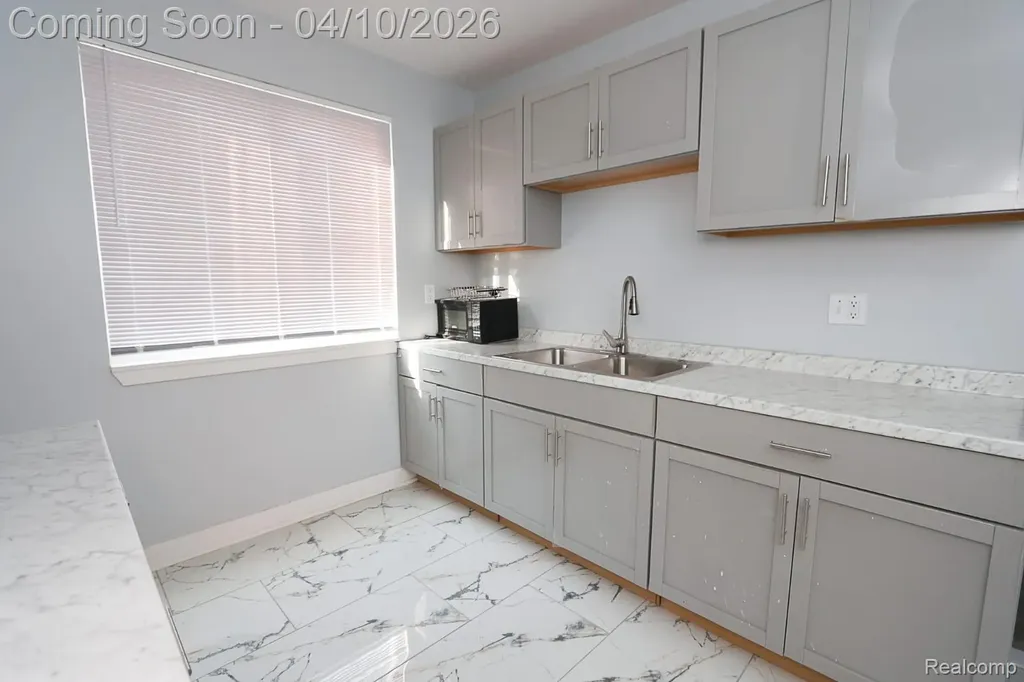 11733 Meyers Road Detroit City MI 48227