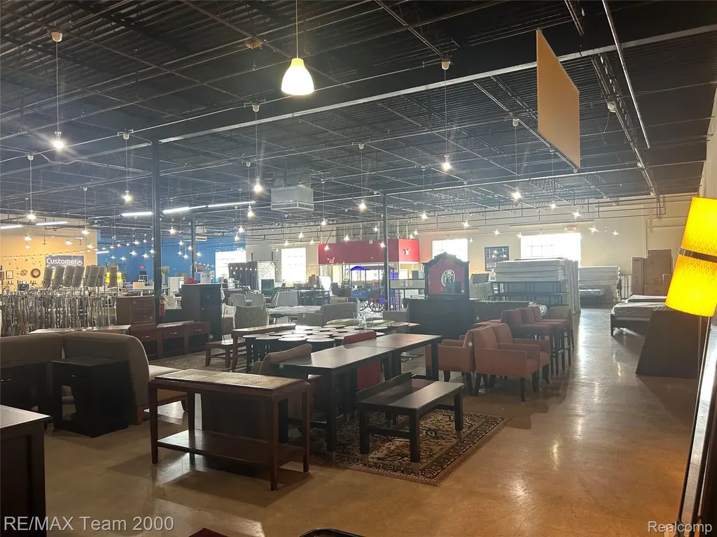 27250 Eureka Road Taylor City MI 48180