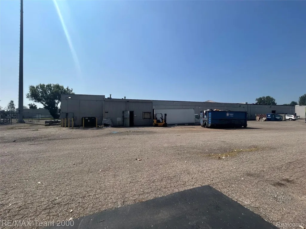 27250 Eureka Road Taylor City MI 48180