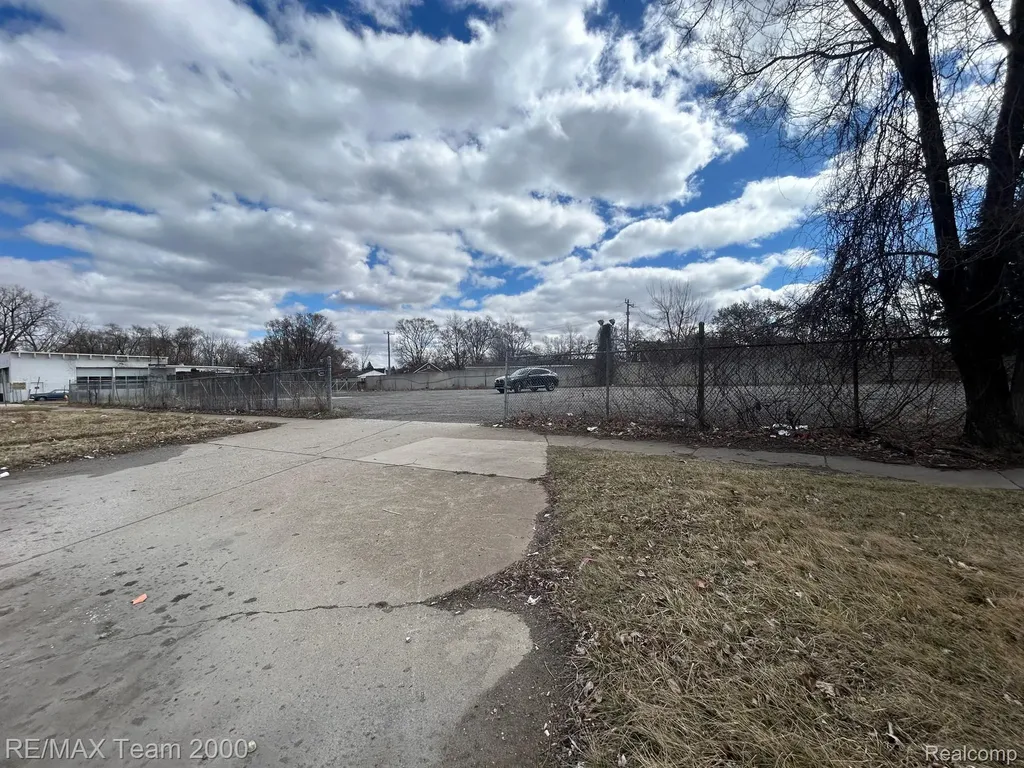 2400 S Schaefer Highway Detroit City MI 48217
