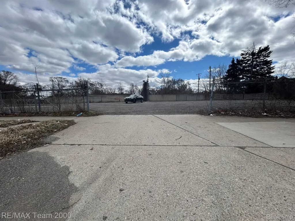 2400 S Schaefer Highway Detroit City MI 48217