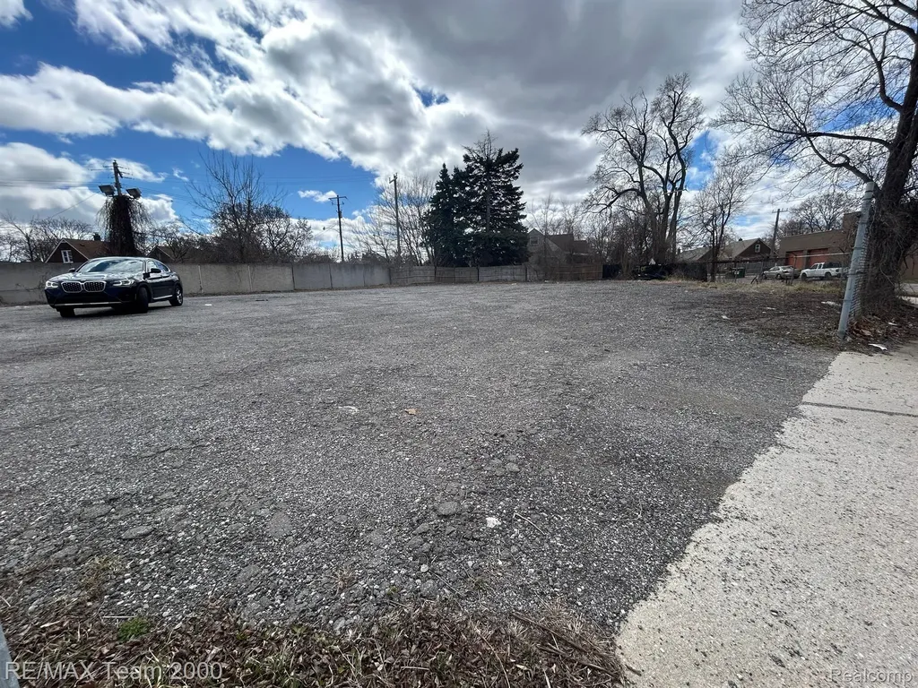 2400 S Schaefer Highway Detroit City MI 48217