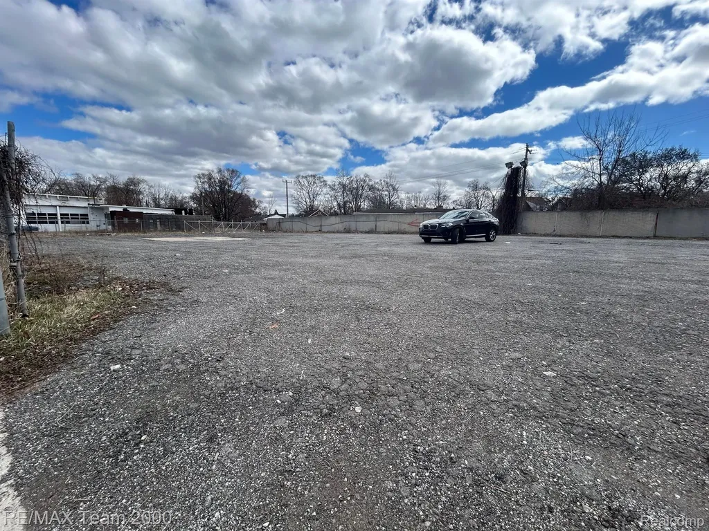 2400 S Schaefer Highway Detroit City MI 48217