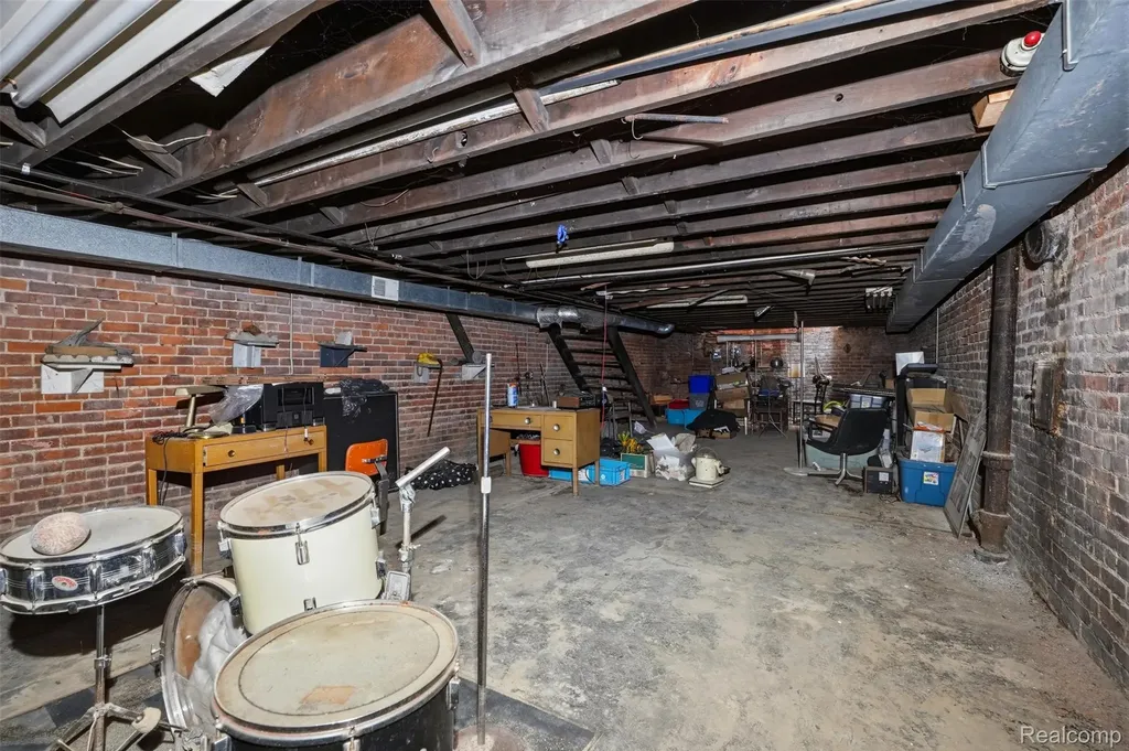 2544 Michigan Avenue Detroit City MI 48216