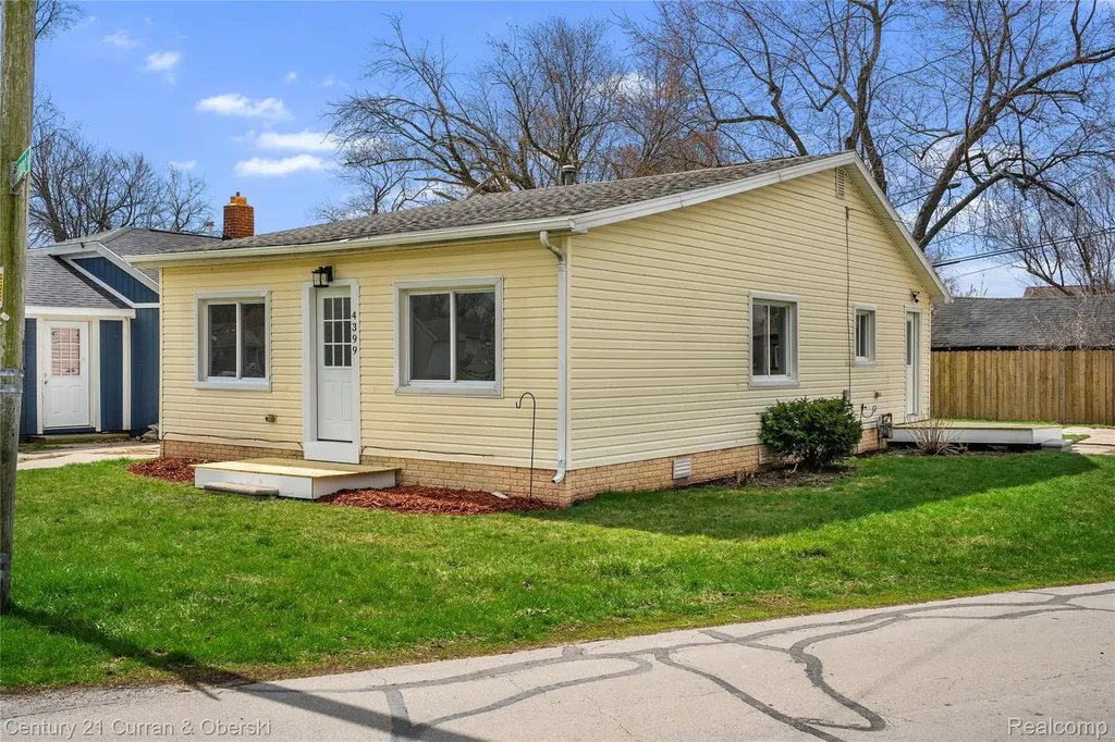 4399 2nd Street Frenchtown Township MI 48166