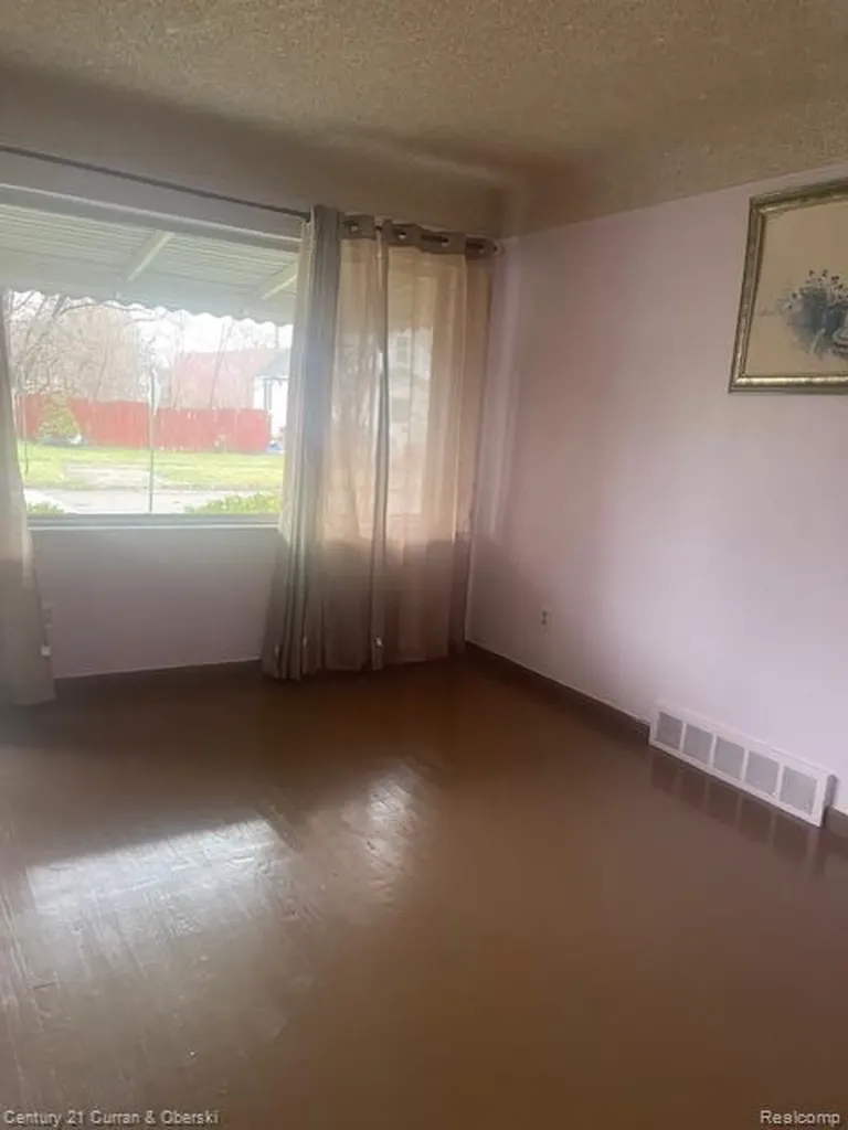 20540 Syracuse Street Detroit City MI 48234