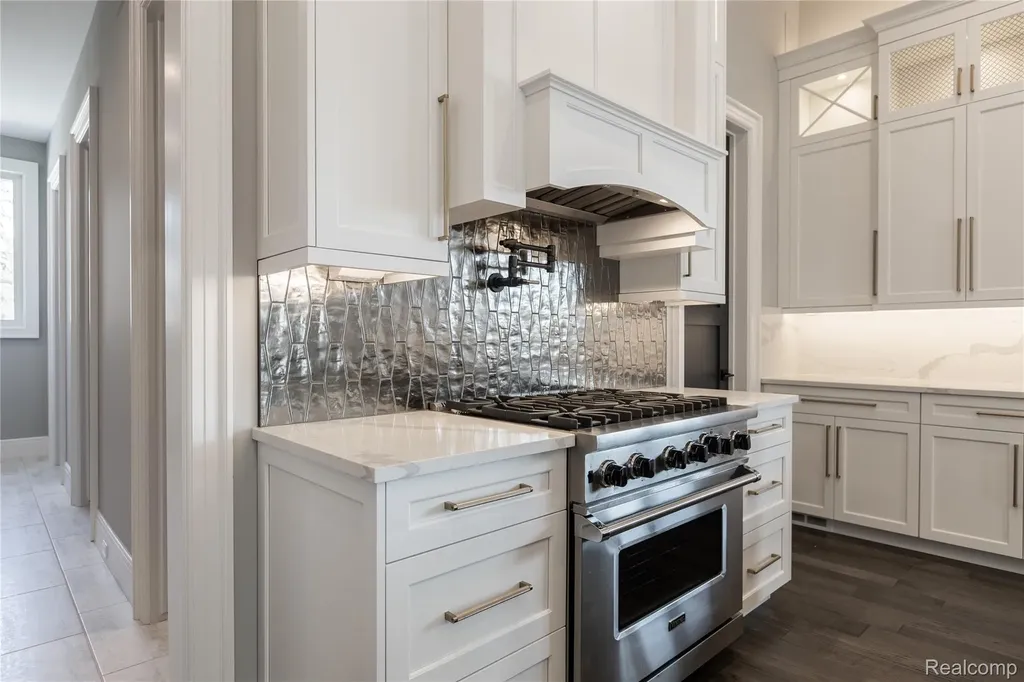 2717 Turtle Shores French Drive Bloomfield Charter Township MI 48302