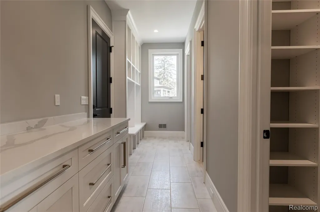 2717 Turtle Shores French Drive Bloomfield Charter Township MI 48302