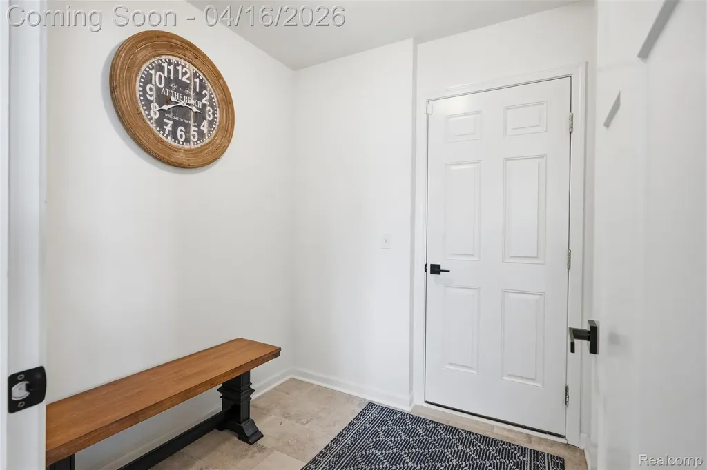 36323 Monroe Westland City MI 48186