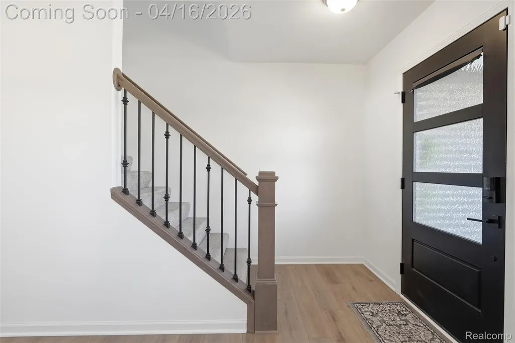 36323 Monroe Westland City MI 48186